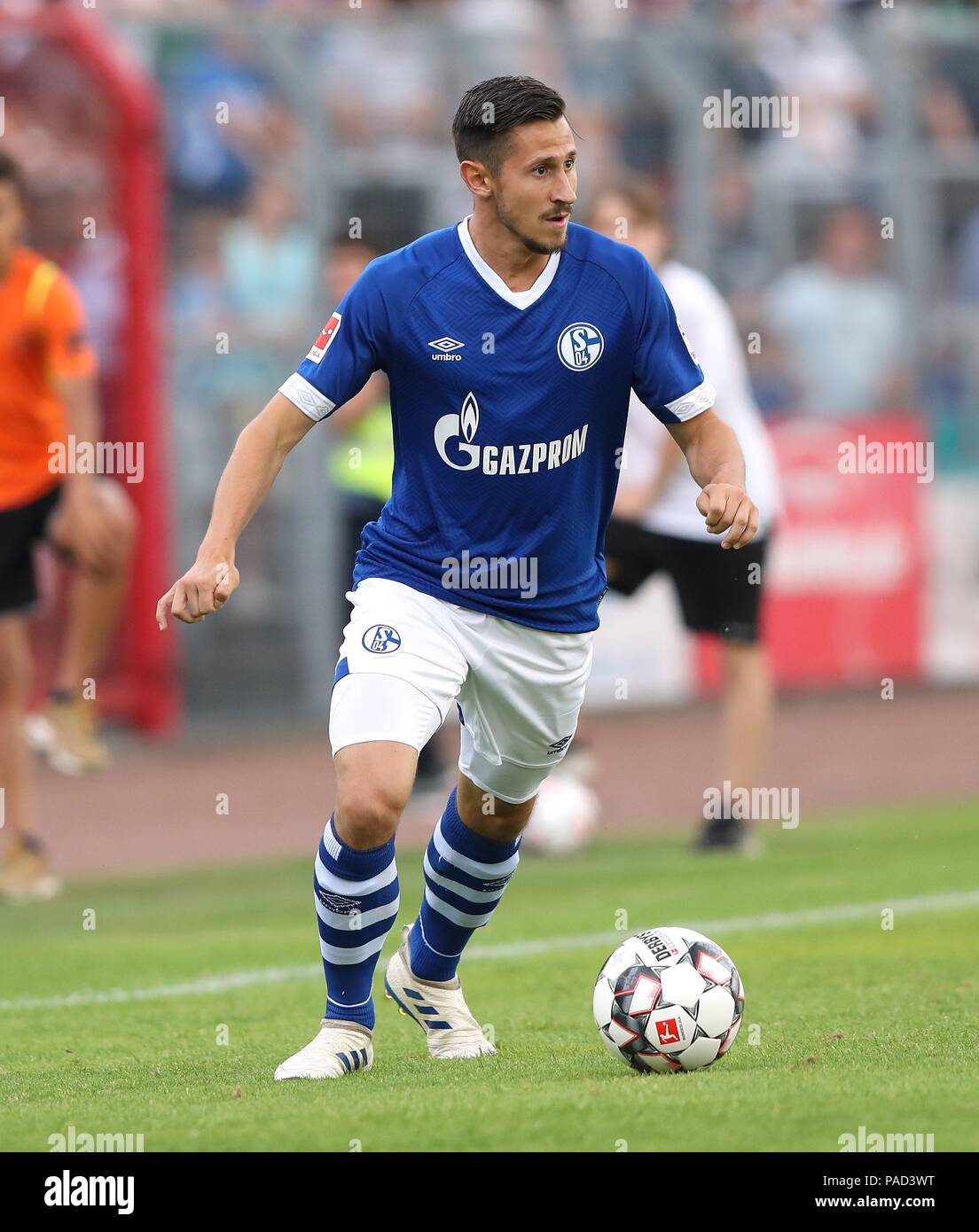 Eat, Germany. 21st July, 2018. firo: Football, 21.07.2018 1st Bundesliga, 1st BL Season 2018/2019 S04 FC Schalke 04, Test match, Test, Friendly Match, Preparatory Match versus ETB Schwarz-Weiss Essen 0: 1 S04 Steven Skrzybski, Single Action | usage worldwide Credit: dpa/Alamy Live News Stock Photo