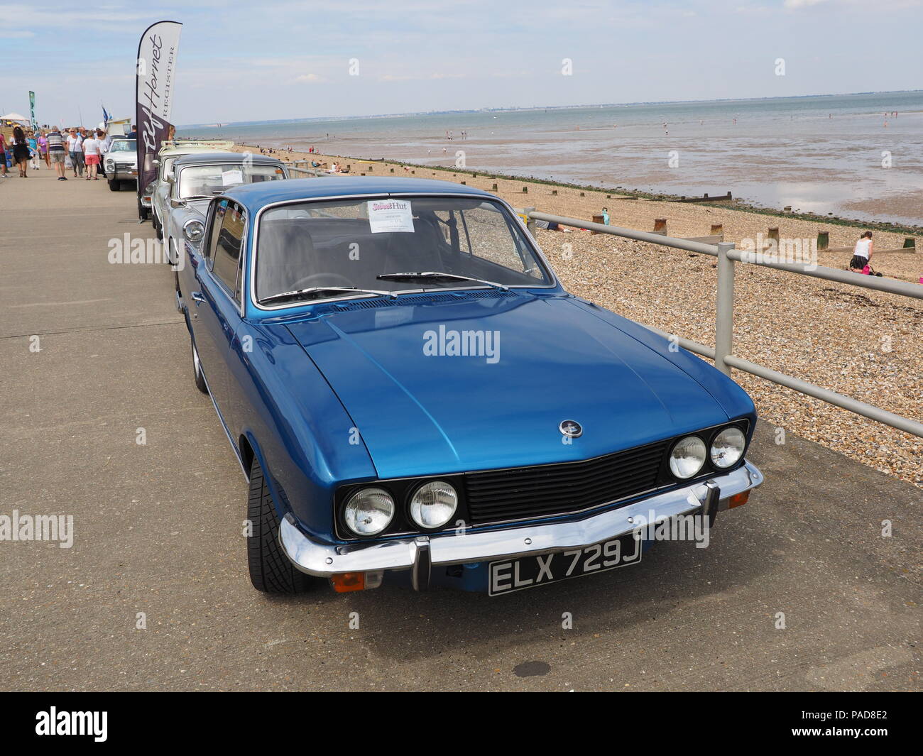 Minster on sea, Kent, UK. 22nd July, 2018. Minster on sea promenade was lined with a great display of classic cars on a hot and humid sunny Sunday. Credit: James Bell/Alamy Live News Stock Photo