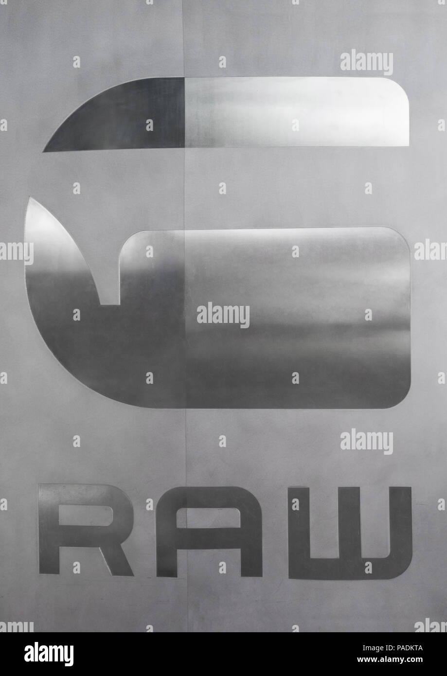 G star raw logo shop brand hi-res stock photography and images - Alamy