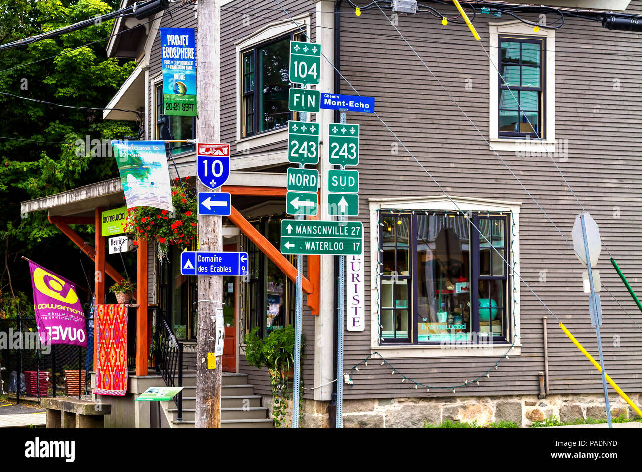 Quebec road signs hires stock photography and images Alamy