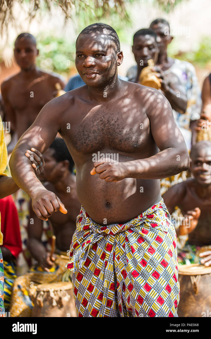 Zambian man traditional dress hires stock photography and images Alamy