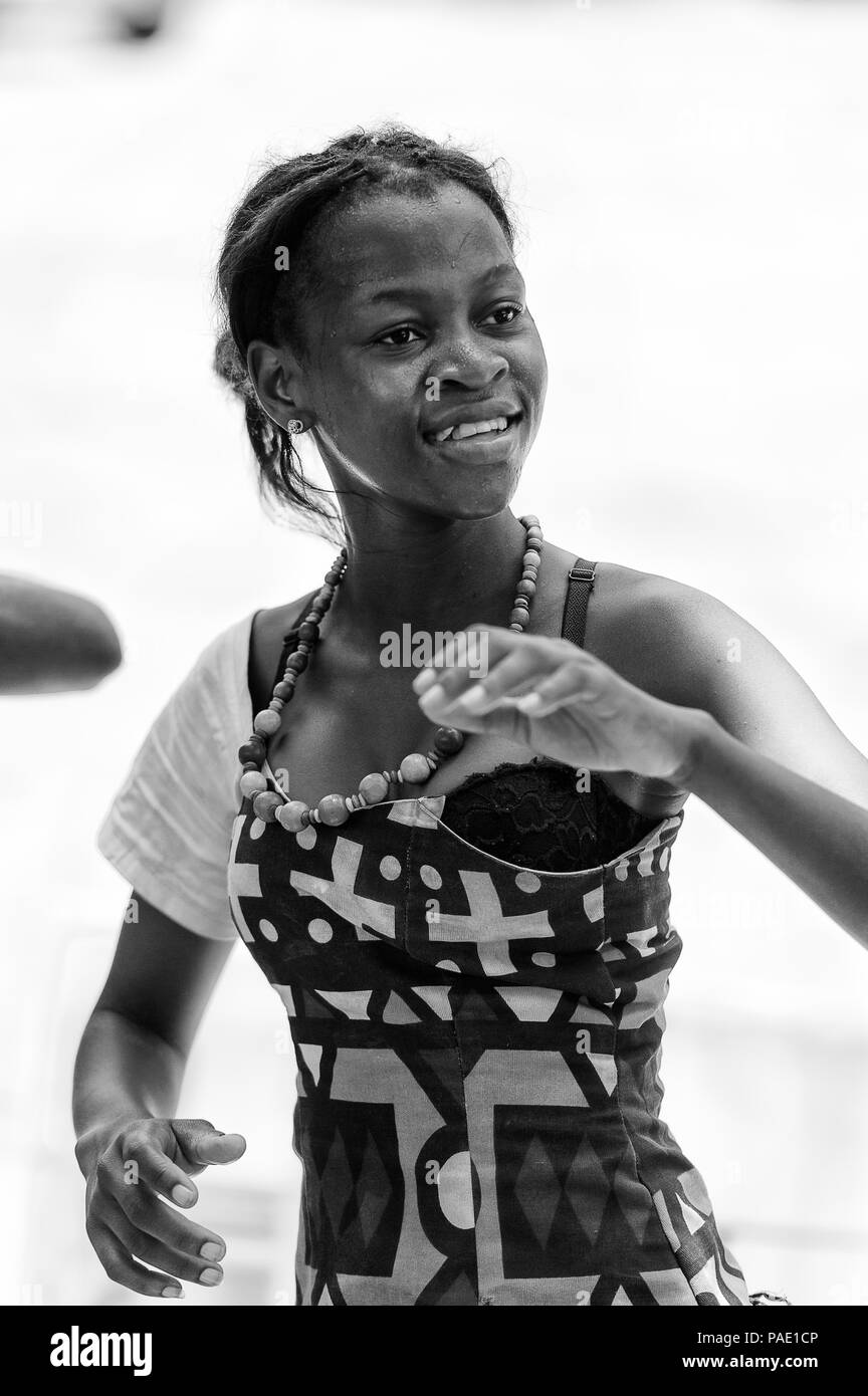 Black Girl In Luanda Black Girl In Luanda