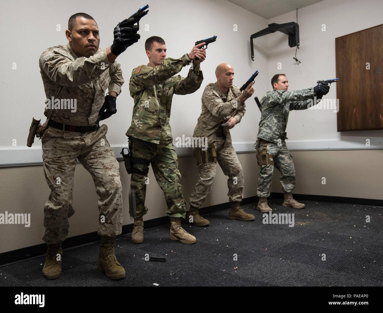 U.s. Army Reserve Soldiers From The 607Th Military Police Battalion, Of The  200Th Mp Command, And Marines From The 2Nd Battalion, 14Th Marine Regiment,  Participate In A Two-Day Joint Training Exercise Conducted