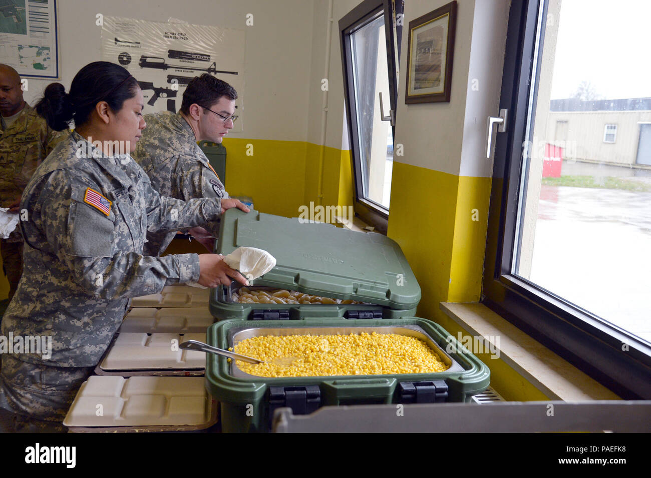 Kitchen dfac hi-res stock photography and images - Alamy