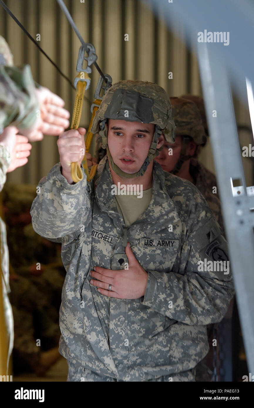 Paratroopers assigned to the 4th Brigade Combat Team (Airborne), 25th ...