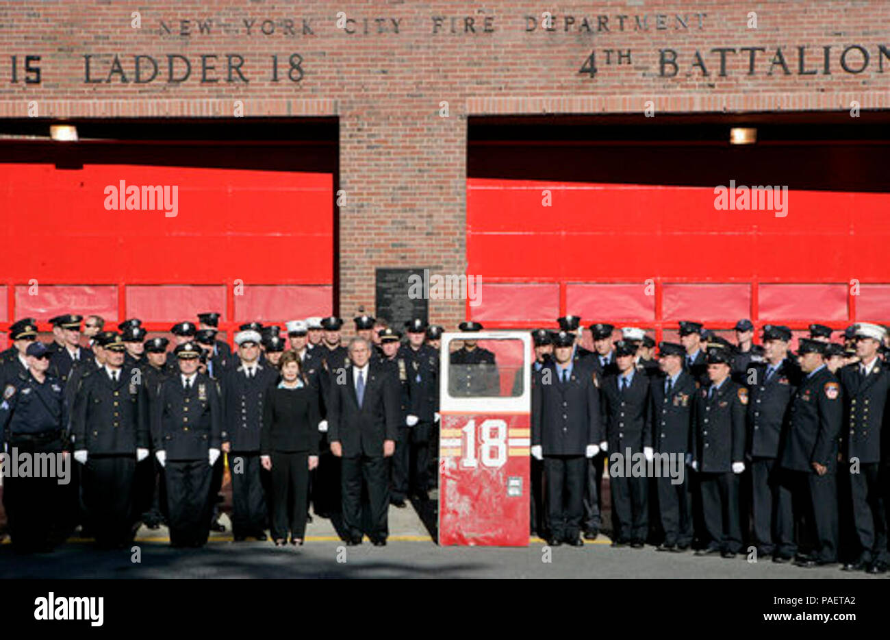 GWB FLOTUS Ceremony with New York City First Responders Commemorating the Fifth Anniversary of September 11, 2001. Stock Photo