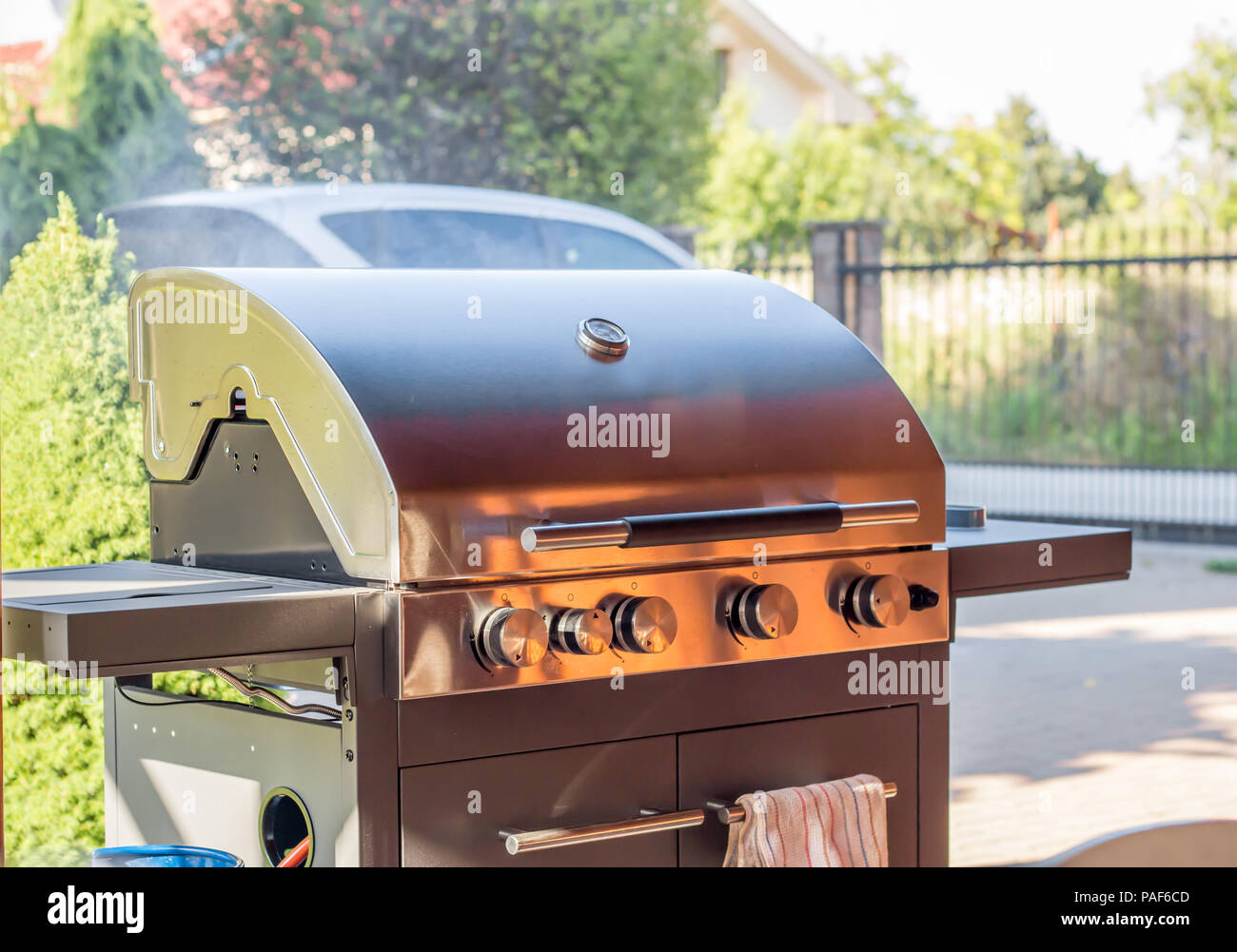 Grill hi-res stock photography and images -