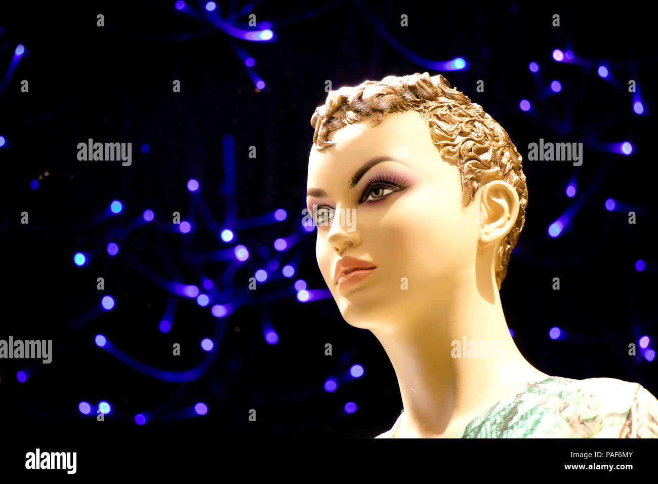 Hair mannequin head hi-res stock photography and images - Alamy