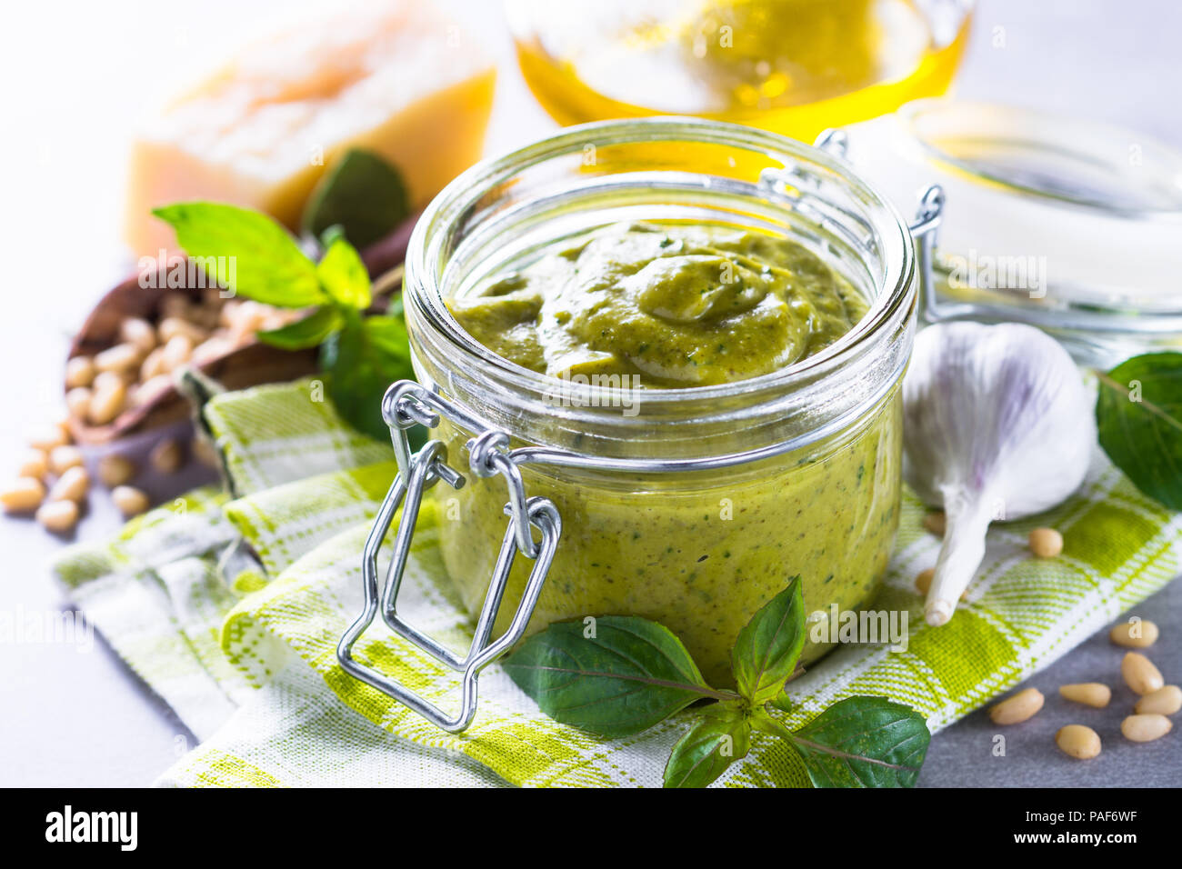 Download Pesto Jar High Resolution Stock Photography And Images Alamy Yellowimages Mockups