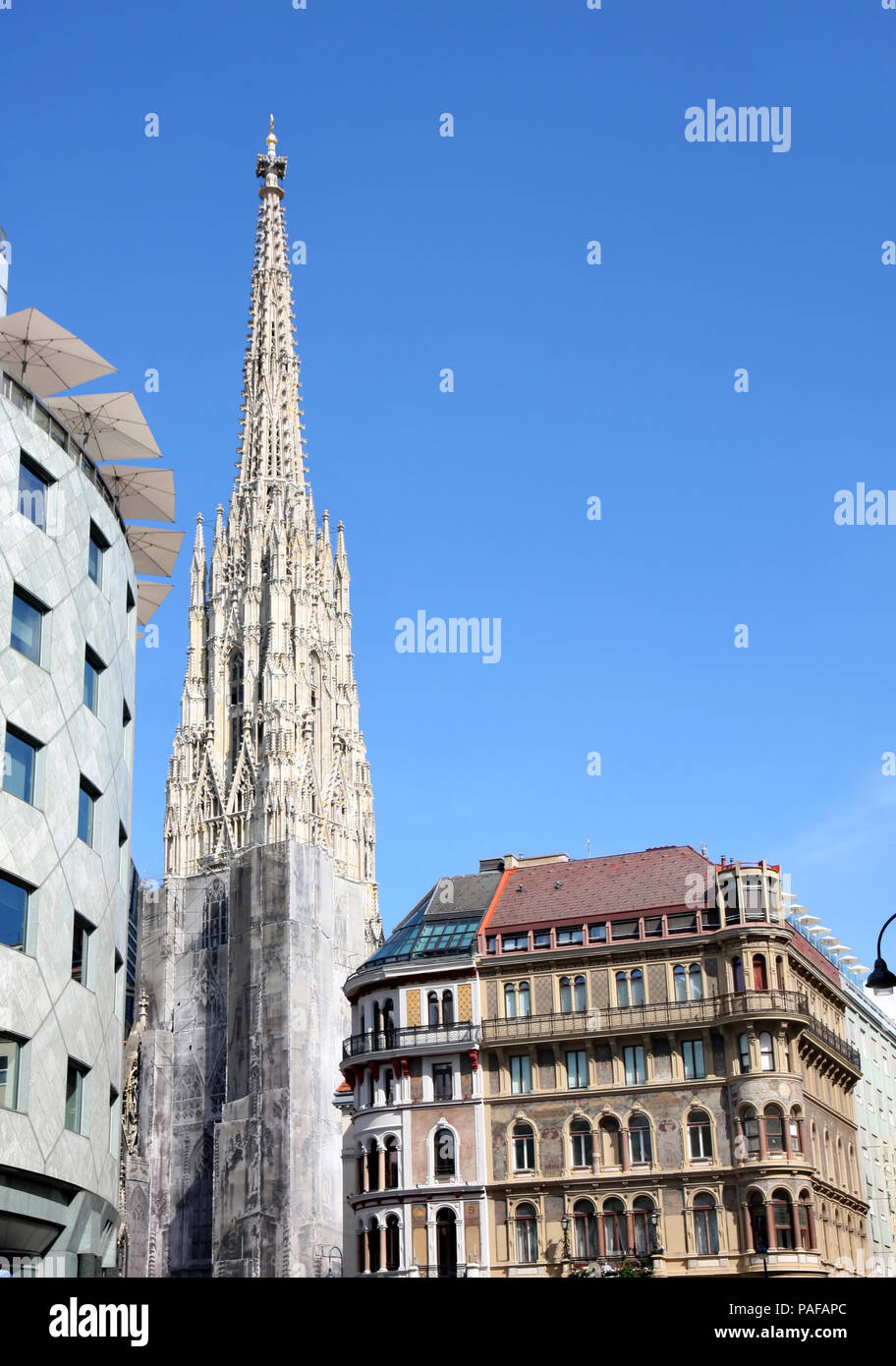 St.Stephan Cathedral (Stephansdom) and Haas-Haus in Vienna, Austria Stock Photo