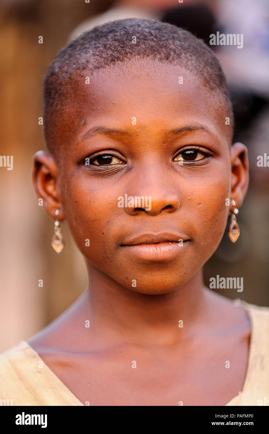 Girls village togo africa hi-res stock photography and images - Alamy