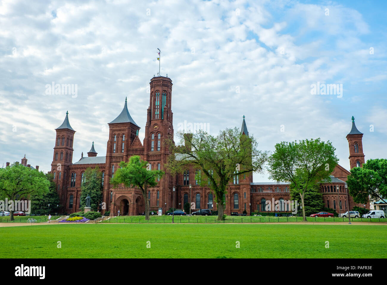 File:Smithsonian Building NR.jpg - Wikimedia Commons