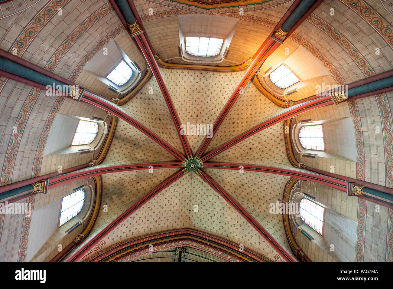 Detailed view ceiling apse hi-res stock photography and images - Alamy