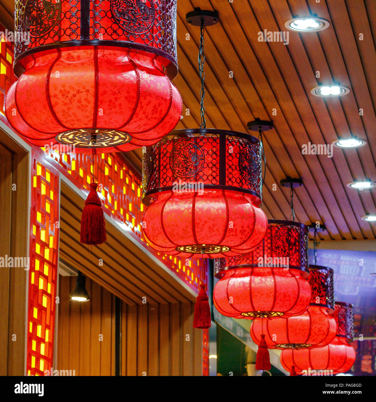 where can i buy chinese lanterns in store