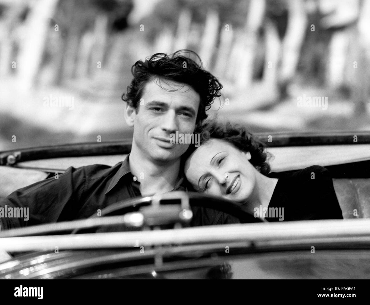 1940s car couple hi-res stock photography and images - Alamy