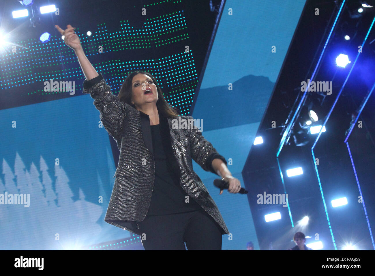 Laura pausini concert hi-res stock photography and images - Alamy