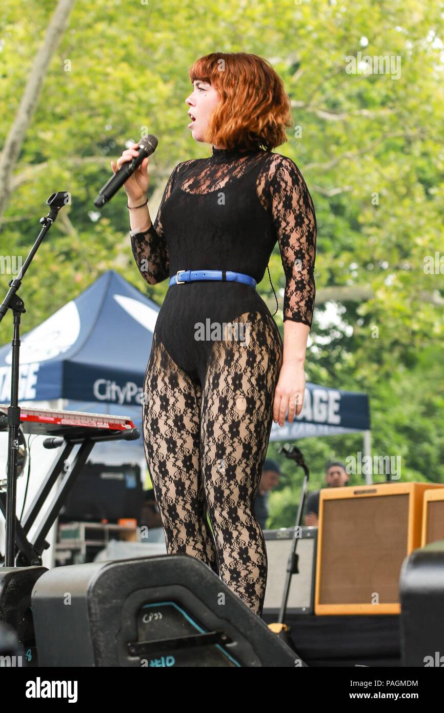 Hannah hooper hi-res stock photography and images - Alamy