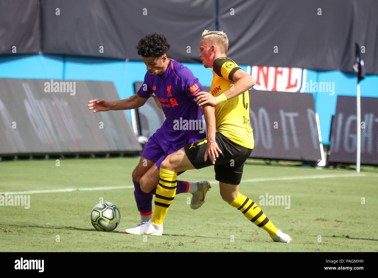 Charlotte, North Carolina, USA. 22nd July, 2018. Game action during an International Champions Cup match at Bank of America Stadium in Charlotte, NC. Borussia Dortmund of the German Bundesliga beat Liverpool of the English Premier League 3 to 1. Credit: Jason Walle/ZUMA Wire/Alamy Live News Stock Photo