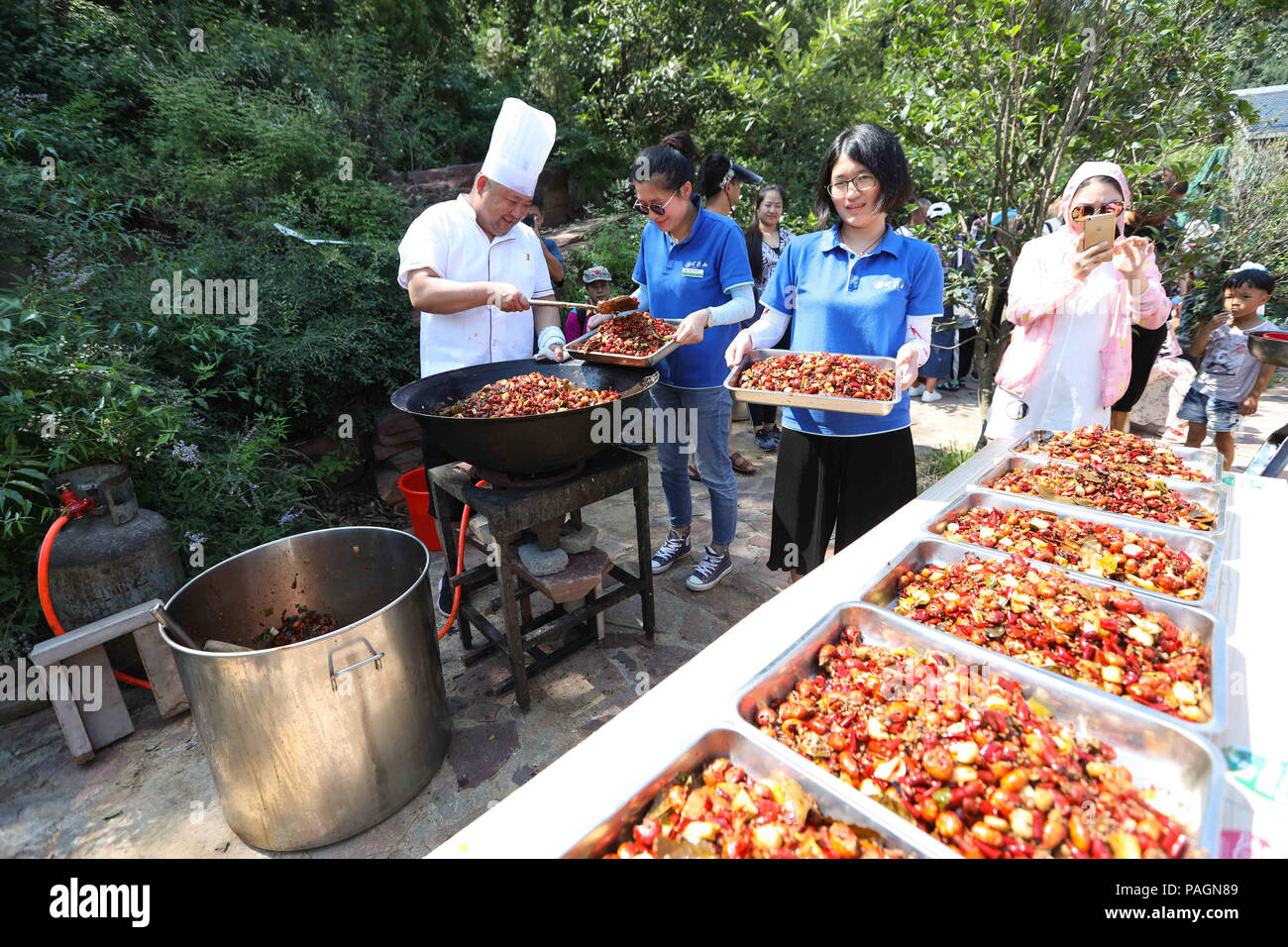 Xinmi, Xinmi, China. 23rd July, 2018. Xinmi, CHINATourists enjoy the