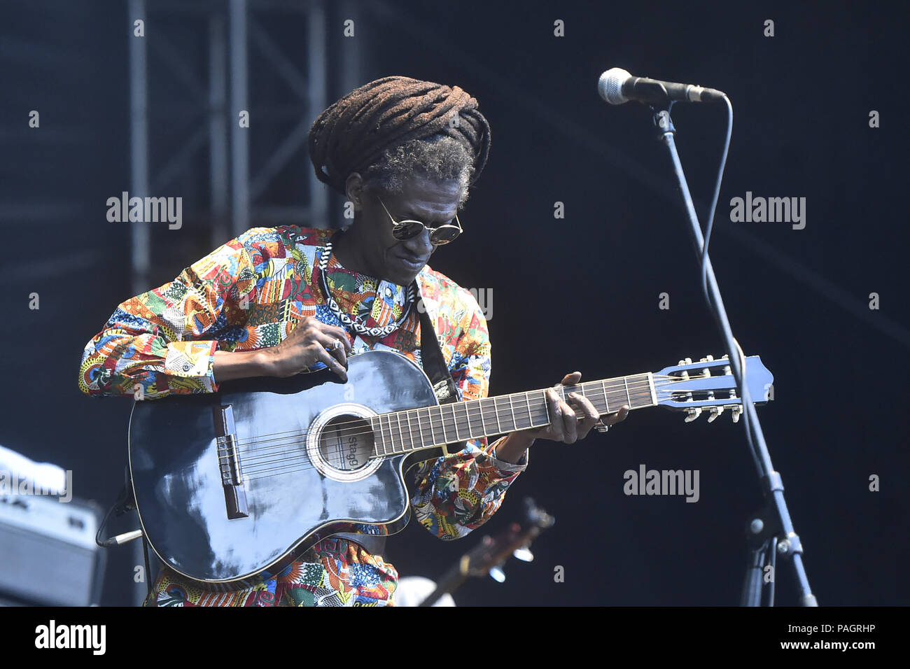 Cheikh lô hi-res stock photography and images - Alamy