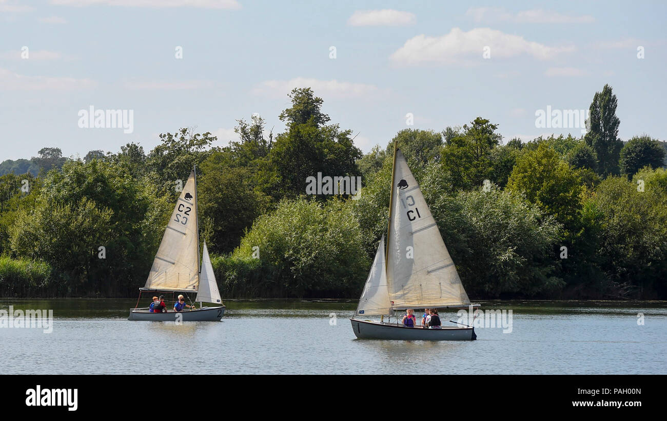 London, UK.  23 June 2018. School children receive sailing lessons during hot weather at Rickmansworth Aquadrome in north west London, on a day when temperatures reached 30C.  Temperatures up to 35C are forecast for the rest of the week during the current heatwave. Credit: Stephen Chung / Alamy Live News Stock Photo