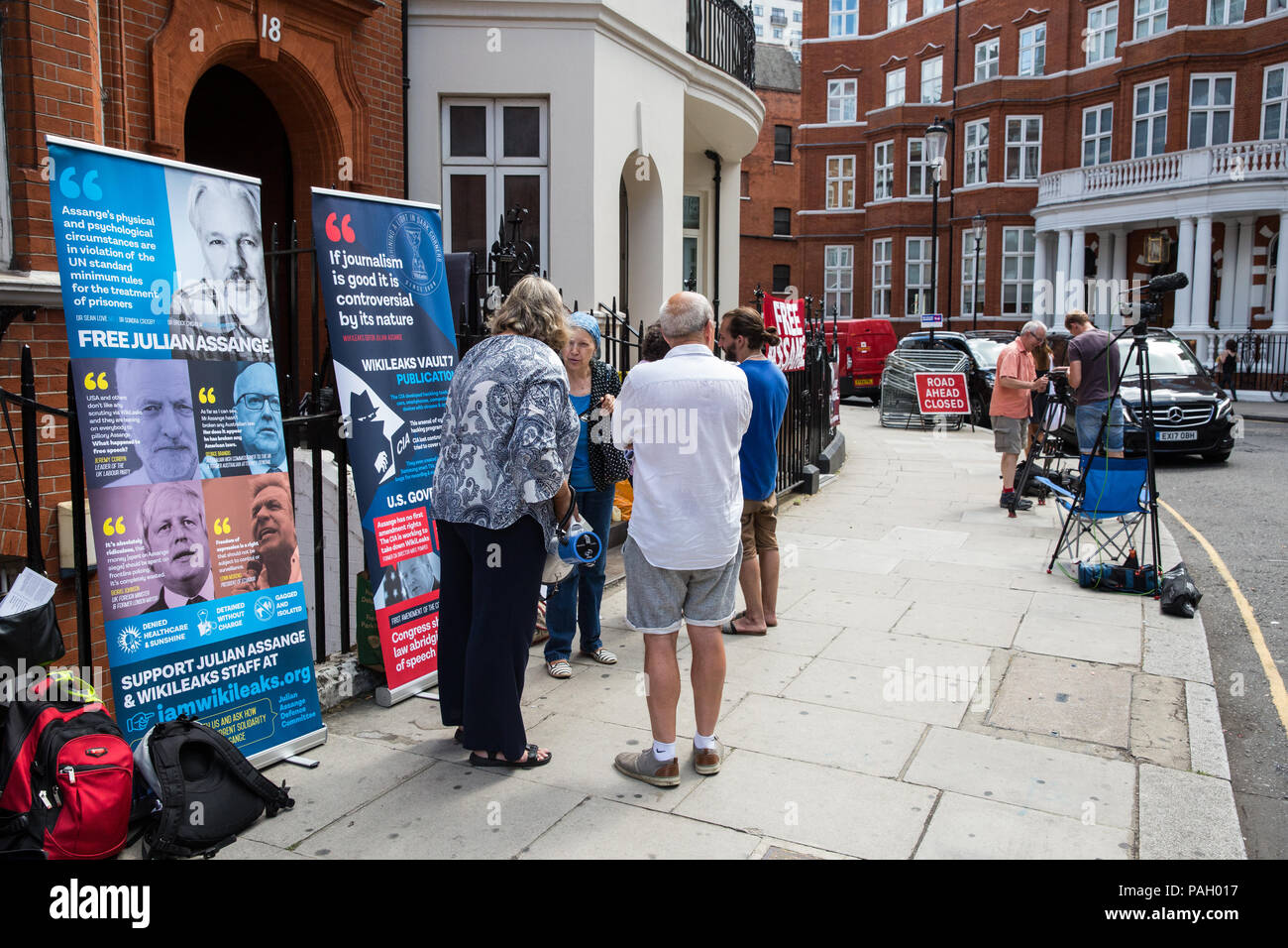 London, UK. 23rd July, 2018. Supporters of whistleblower Julian Assange, founder of Wikileaks, protest outside the Ecuadorian embassy. Ecuador’s President Lenín Moreno is in the UK to deliver the keynote speech at the 2018 Global Disability Summit and some commentators believe that he will also finalise an agreement with British officials by which Ecuador will withdraw asylum protection from Assange, evict him from the embassy and hand him over to British authorities. Credit: Mark Kerrison/Alamy Live News Stock Photo