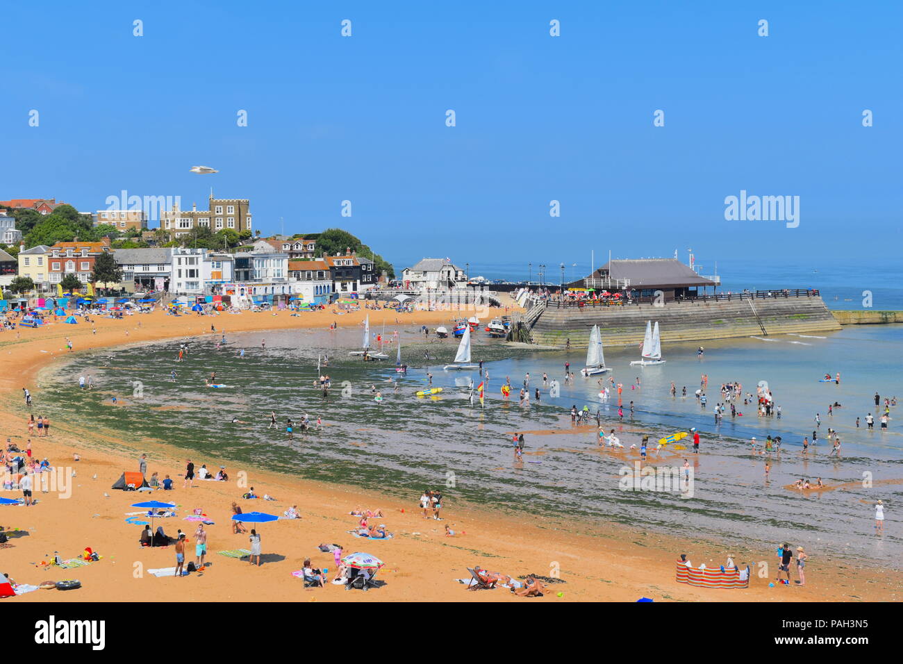 Viking bay beach, tourists and locals during summer heatwave, Broadstairs, Kent, UK, July, 2018 Stock Photo
