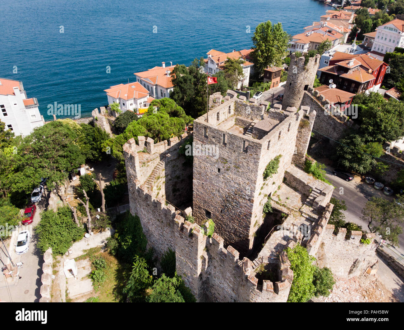 anatolian castle (anadolu hisari) in istanbul.historically known as guzelce  hisar(meaning proper castle) is a fortress located in anatolian (asian) si  Stock Photo - Alamy