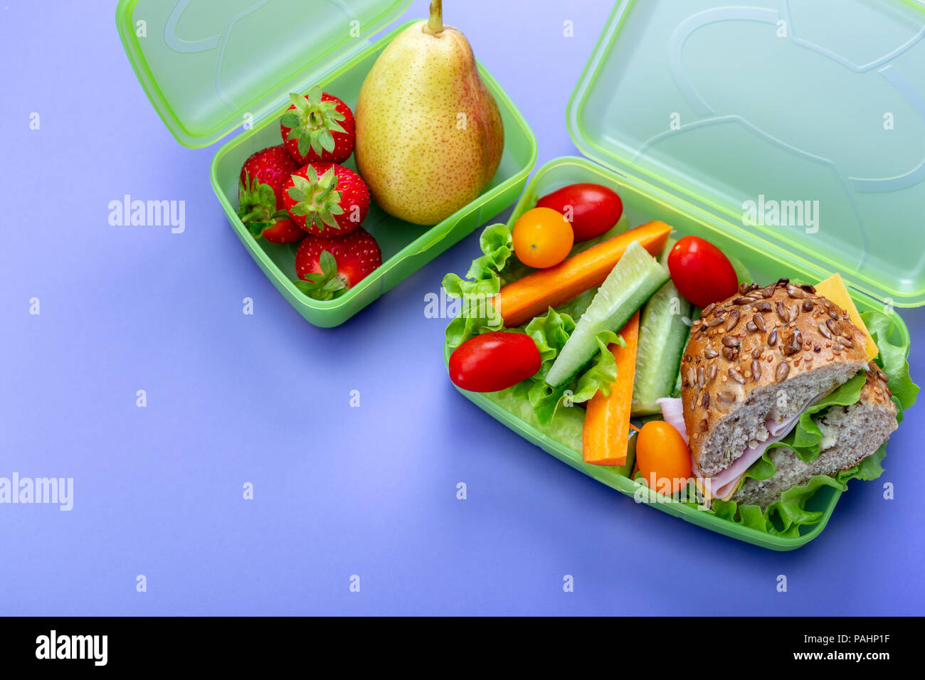 Lunch boxes with fresh healthy second breakfast Stock Photo Alamy