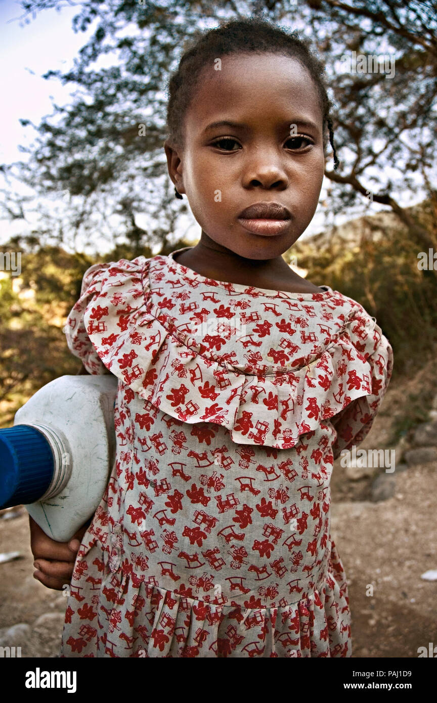 savinia-is-5-years-old-and-3-feet-tall-this-year-she-was-sent-by-her
