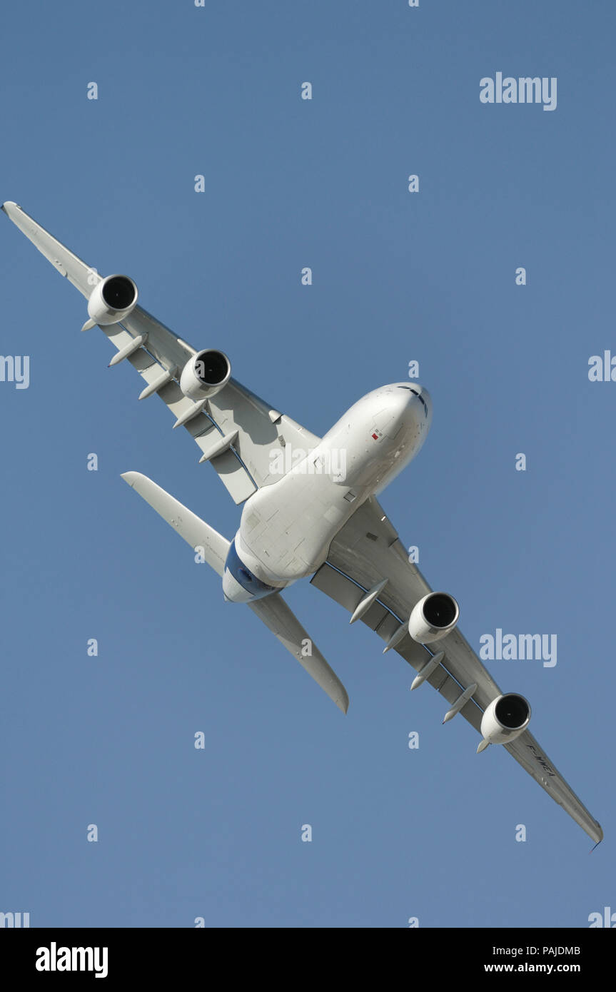 Airbus A380-800 flying-display at the Dubai AirShow 2007 Stock Photo