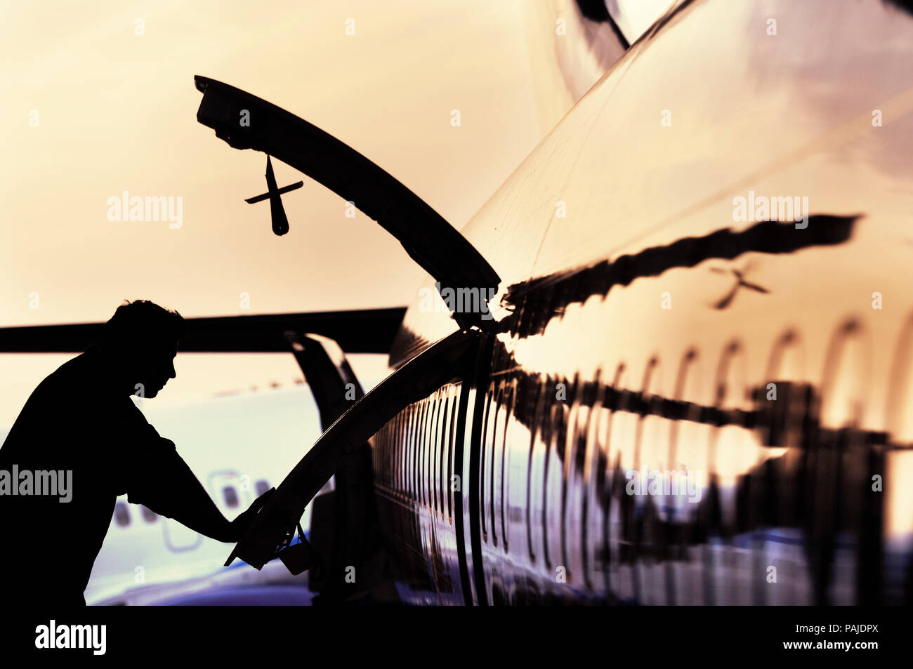 Boeing 737 8q8 hi-res stock photography and images - Alamy