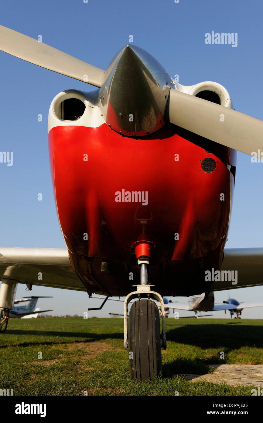 nosewheel undercarriage and propellers of Synergy Aviation Piper PA-28-181 Cherokee Archer 3 / III Stock Photo