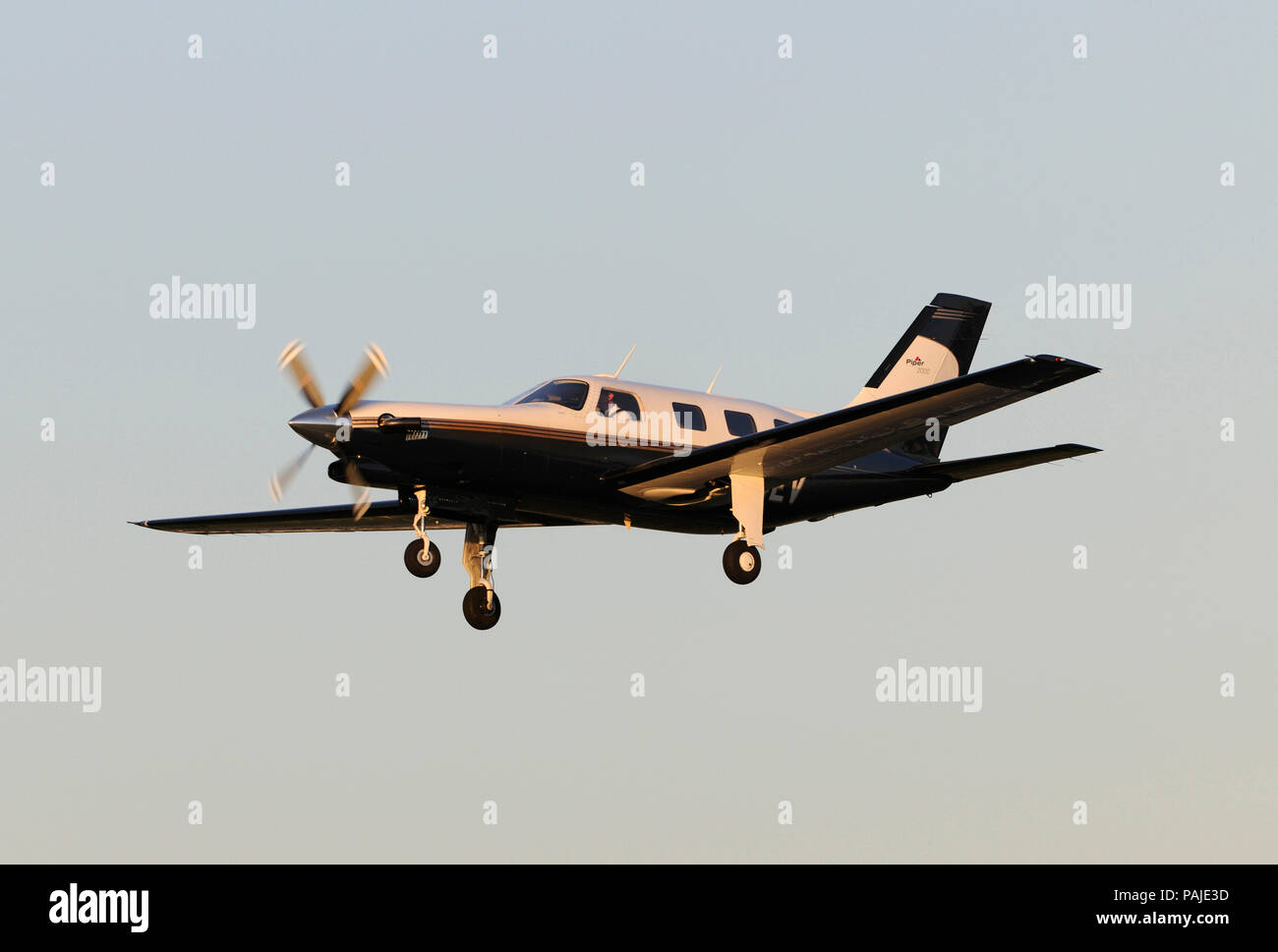 Piper PA-46-310P Malibu on final-approach Stock Photo