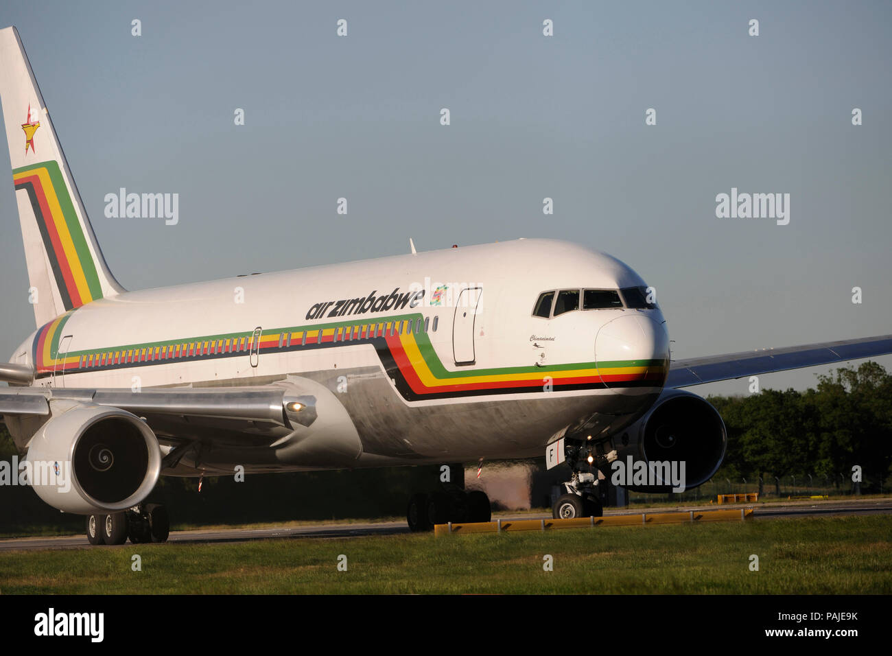 B 767200 hi-res stock photography and images - Alamy