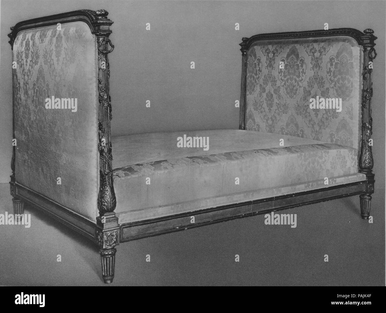Daybed. Culture: French, Paris. Dimensions: Overall: 55 3/4 × 59 1/4 × 88 in. (141.6 × 150.5 × 223.5 cm). Maker: attributed to Georges Jacob (French, Cheny 1739-1814 Paris). Date: ca. 1780-85. Museum: Metropolitan Museum of Art, New York, USA. Stock Photo