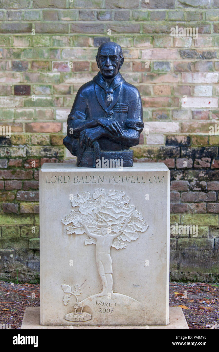 Statue of Lord Baden Powell, Brownsea Island, Dorset, England Stock Photo -  Alamy