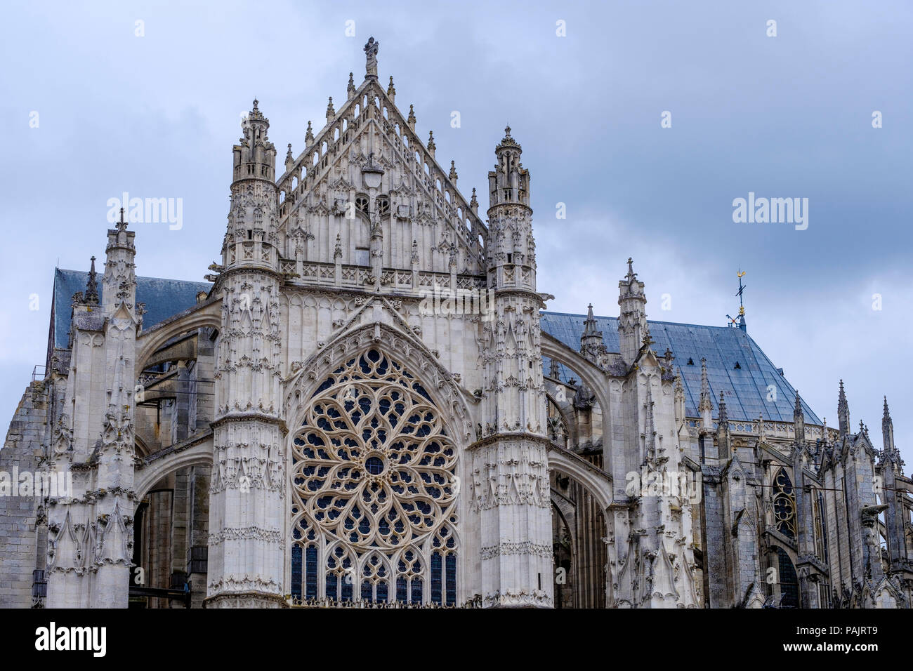 Cathédrale st pierre beauvais hires stock photography and images Alamy