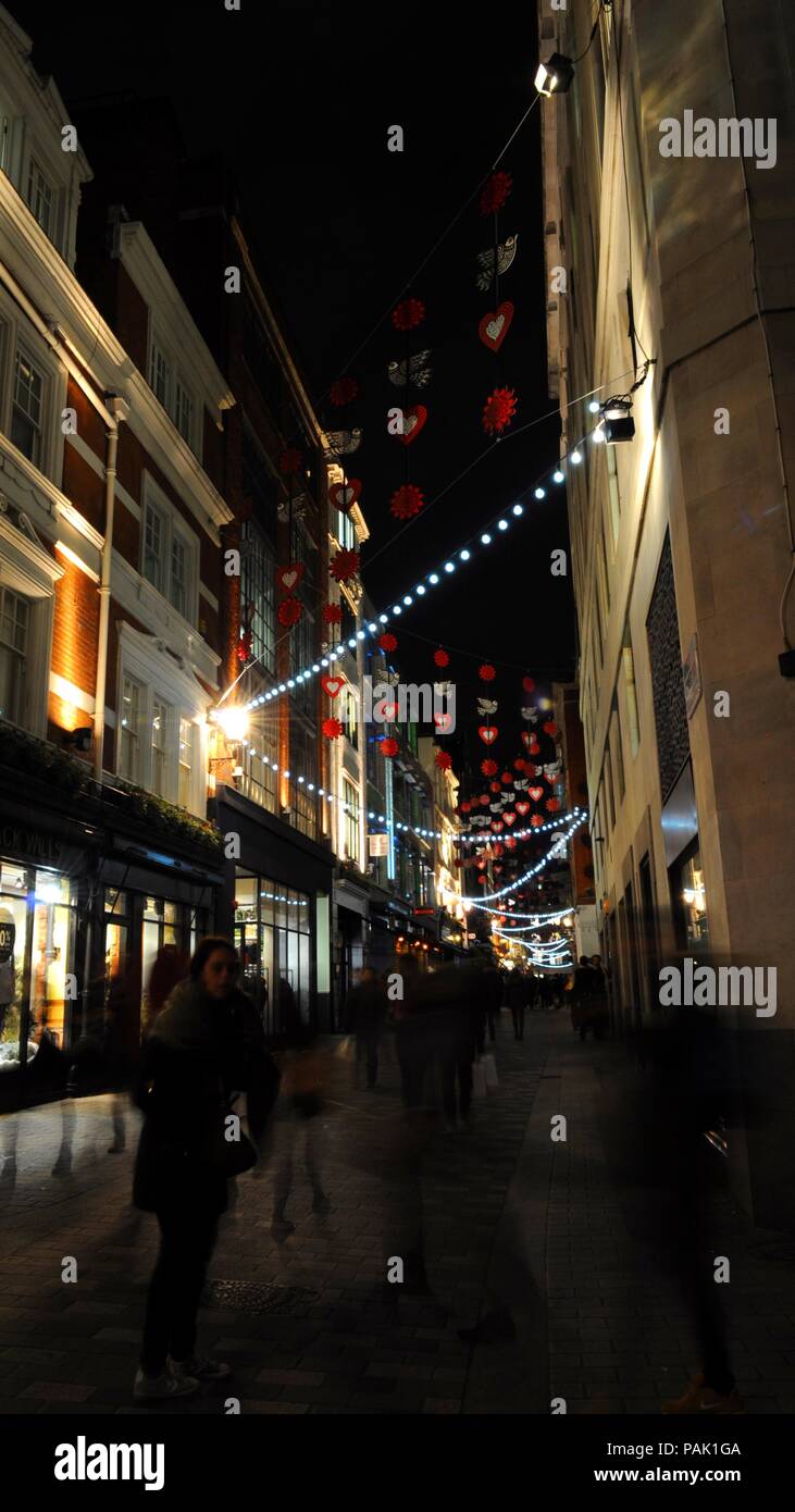 London street at night hi-res stock photography and images - Alamy