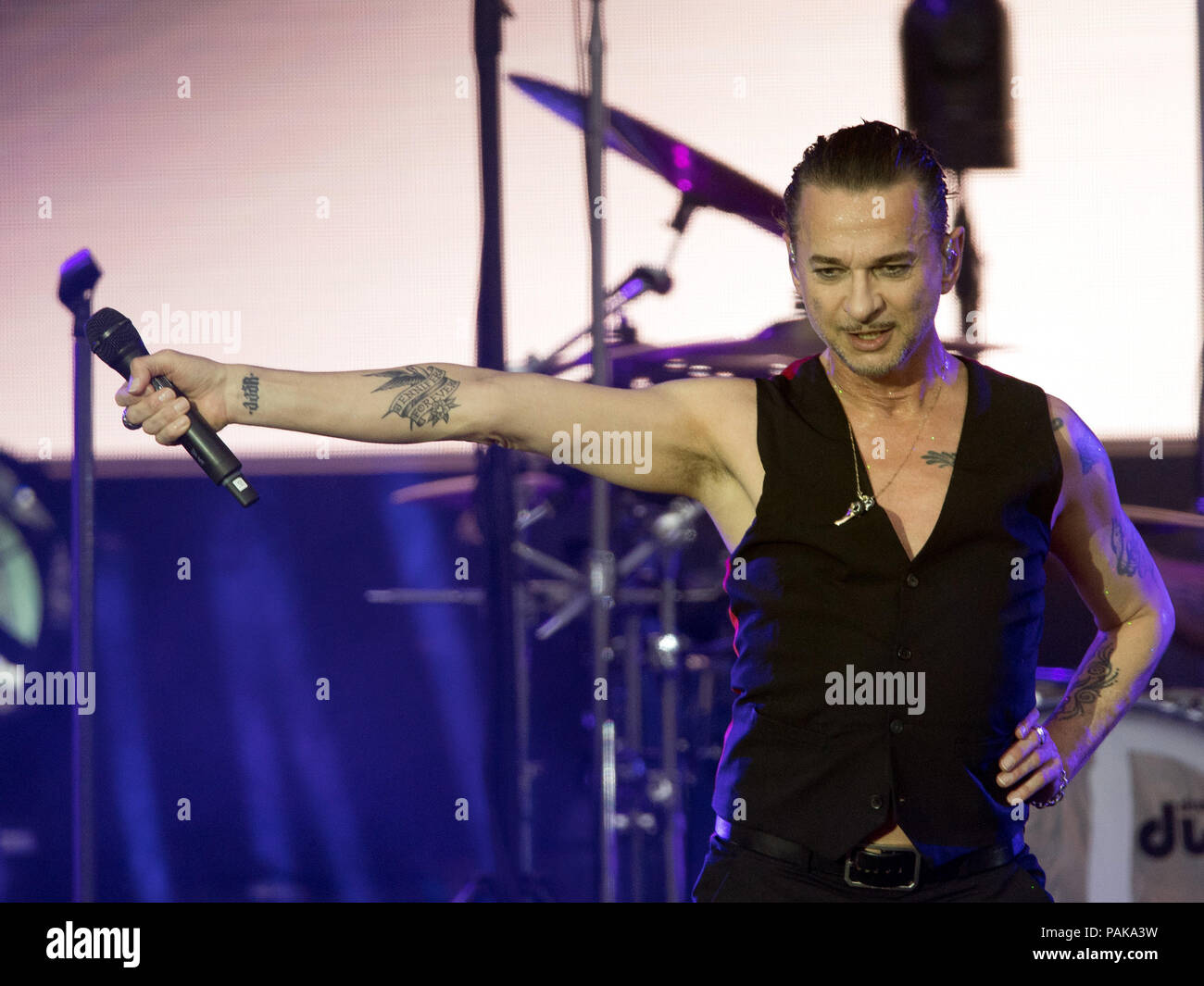 Berlin, Germany. 23rd July, 2018. Dave Gahan, singer and frontman of the  band "Depeche Mode" singing during the last concert of the band's "Global  Spirit" world tour in the Waldbuehne. Credit: Soeren