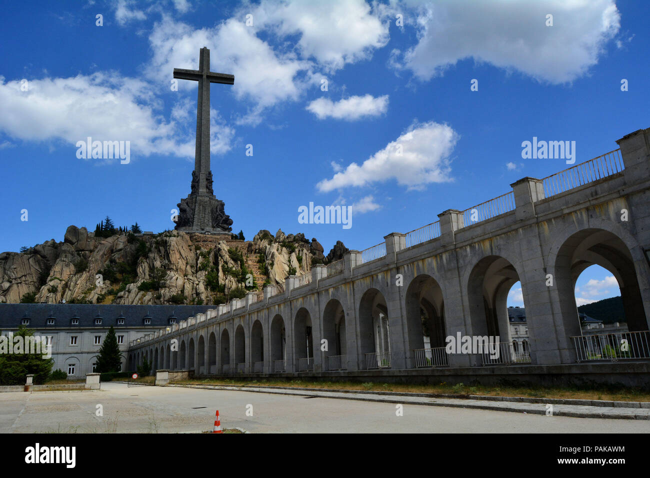 The 'Valley of the Fallen' is a Spanish monumental complex built between 1940 and 1958 in the village of El Escorial, in the Community of Madrid. The cross is 150 meters high. Francisco Franco (1892-1975) Head of the Spanish Government between 1938 and 1973 ordered the construction of this monument, where his remains rest with 33,872 combatants of the civil war, belonging to both sides. It is the largest common grave in Spain. It is the only place in the European Union where a dictator is kept cult and memory. Franco was allied with Adolf Hitler in World War II. The current government anno Stock Photo