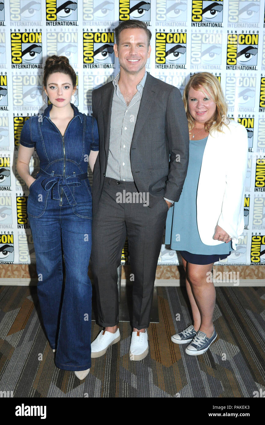 Danielle Rose Russell, Matthew Davis and Julie Plec at Photocall for The CW TV series 'Legacies' at the San Diego Comic-Con International 2018 at the Hilton Bayfront hotel. San Diego, 21.07.2018 | usage worldwide Stock Photo