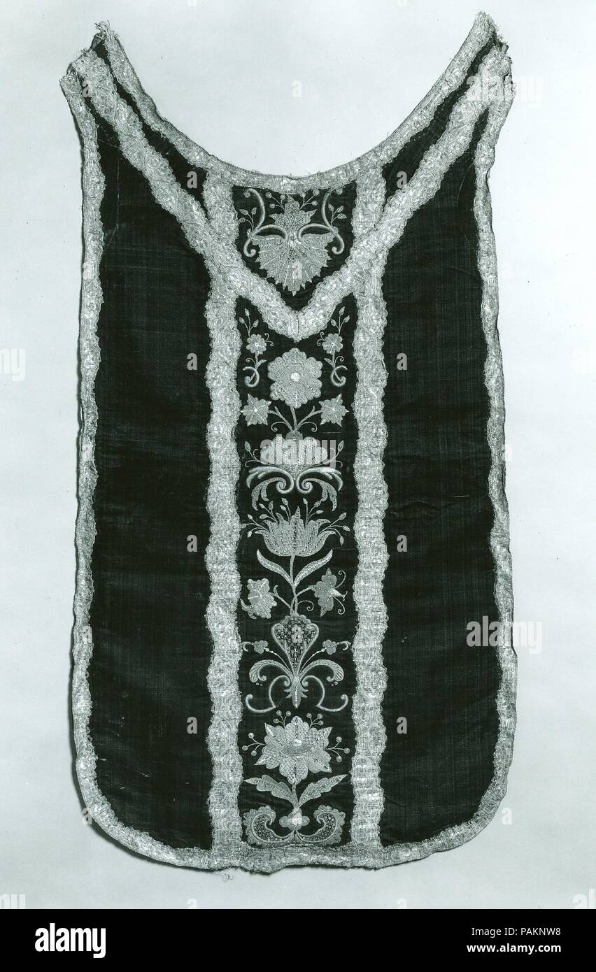 Chasuble Back. Culture: Italian. Dimensions: 39 1/2 x 25 in. (100.3 x 63.5 cm). Date: 18th century. Museum: Metropolitan Museum of Art, New York, USA. Stock Photo