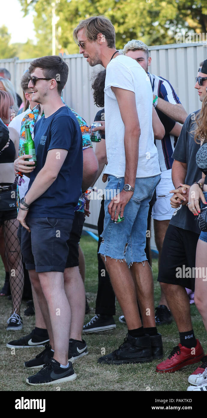 Peter Crouch Watches Nile Rodgers And Chic At The Isle Of Wight