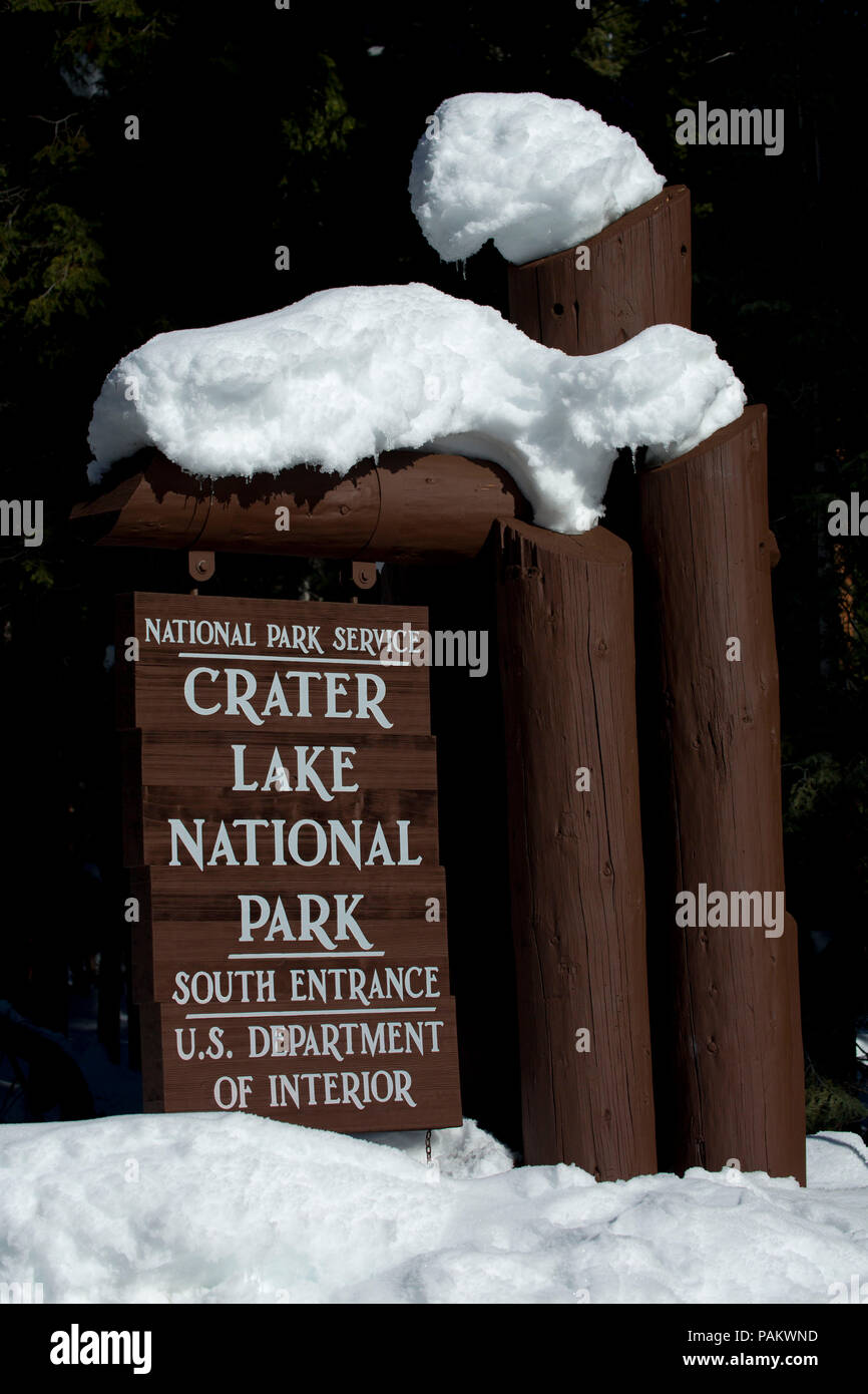 Entrance sign, Crater Lake National Park, Oregon Stock Photo Alamy