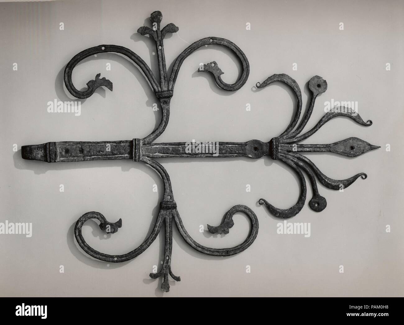 Hinge. Culture: European. Dimensions: Overall: 21 x 26 1/2 in. (53.3 x 67.3 cm). Date: 15th-16th Century. Museum: Metropolitan Museum of Art, New York, USA. Stock Photo