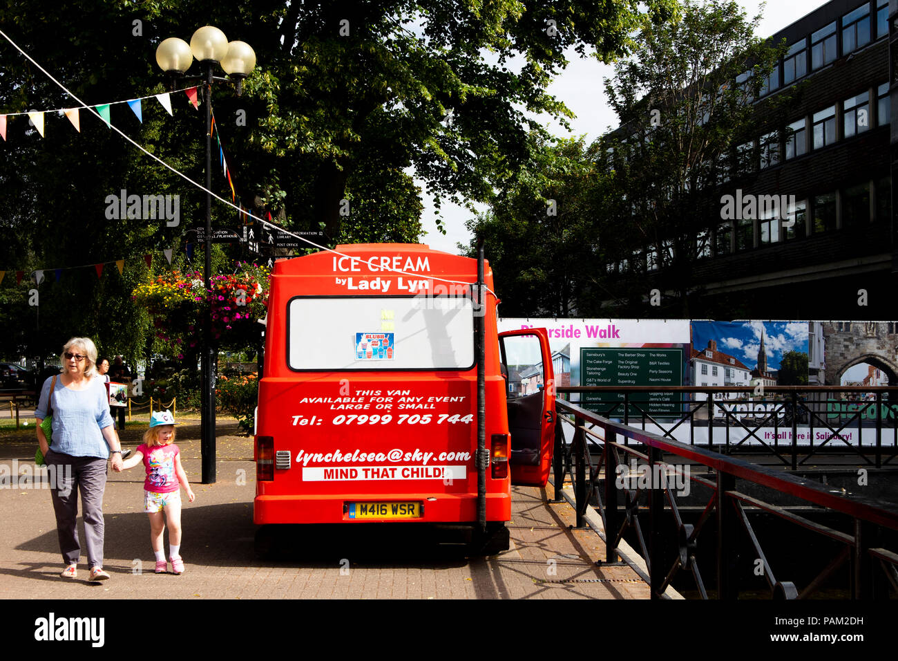 Lady Lyn ice cream van on Riverside Walk selling ices and drinks Stock Photo - Alamy