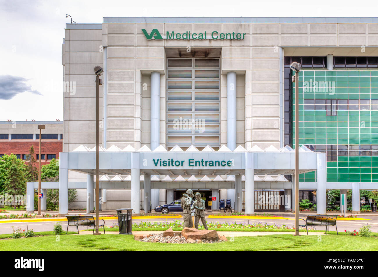 MINNEAPOLIS, MN/USA - JUNE 22, 2014: The Minneapolis VA Medical Center. V Stock Photo