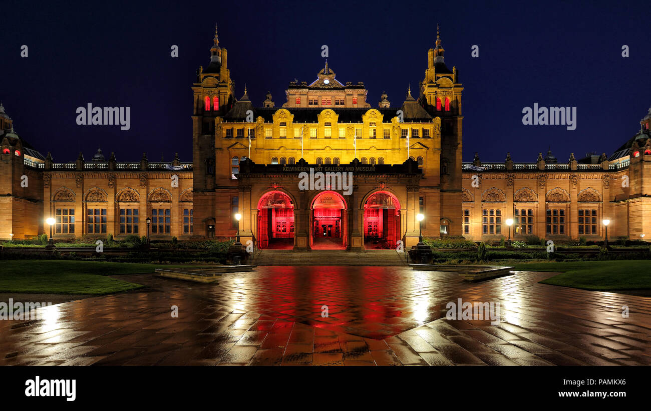 Glasgow Kelvingrove Art Gallery And Museum At Night Stock Photo