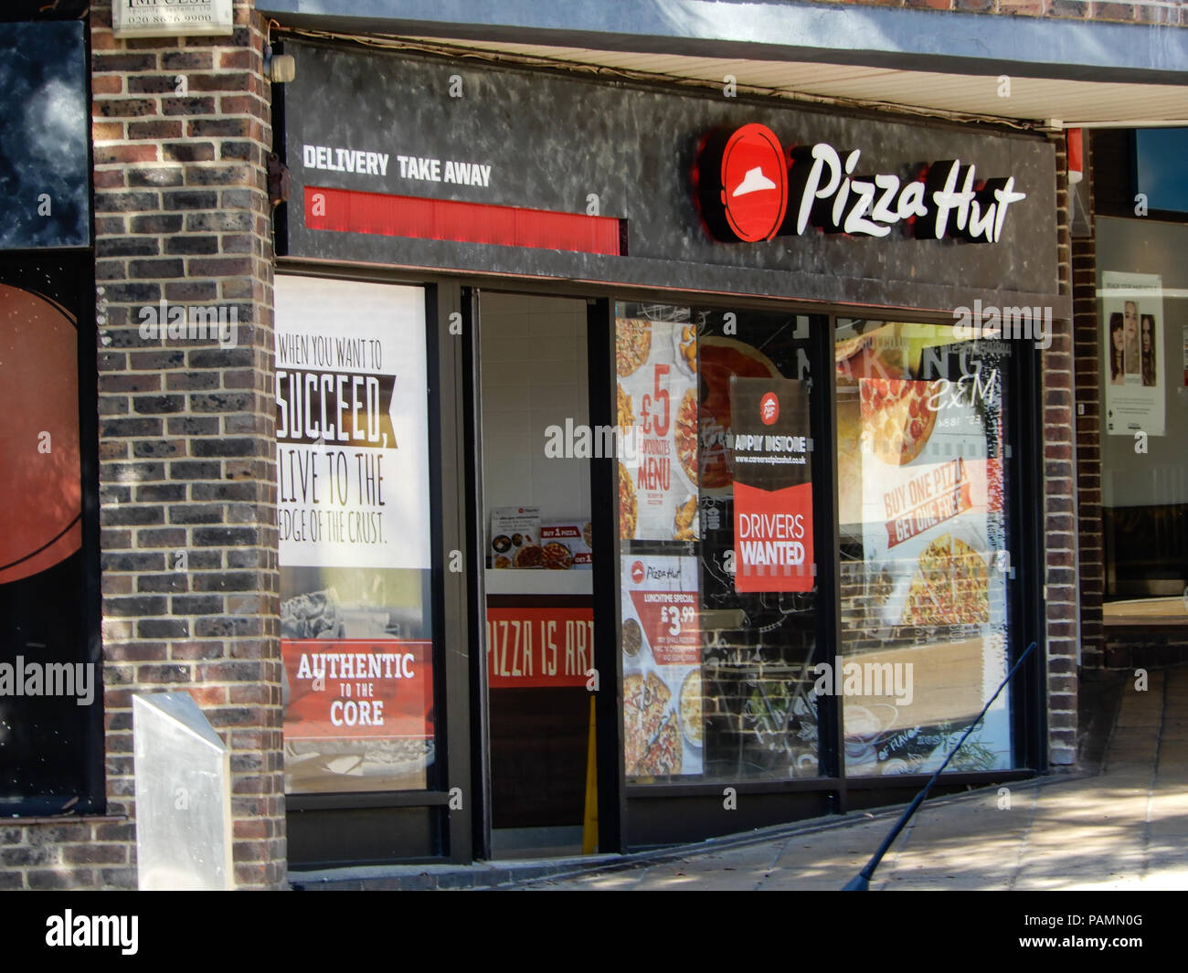 Pizza Hut Restaurant Street Stock Photos & Pizza Hut Restaurant Street